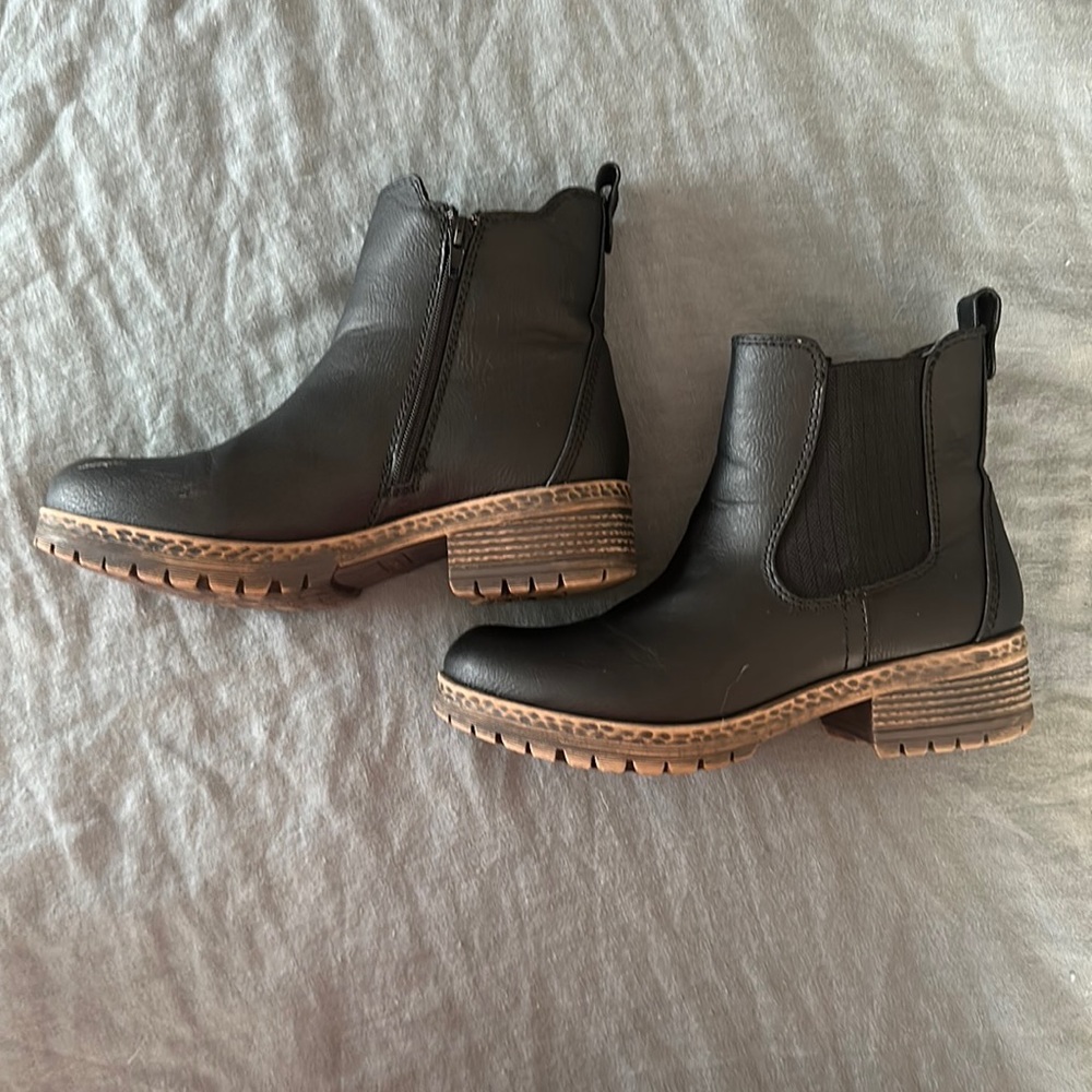 Maurices Black Booties size 8